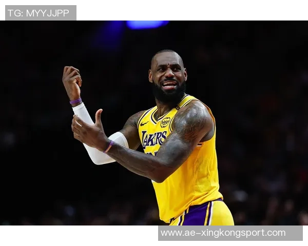 夸梅称詹姆斯防守回半场吃力进攻如火车头般迅猛