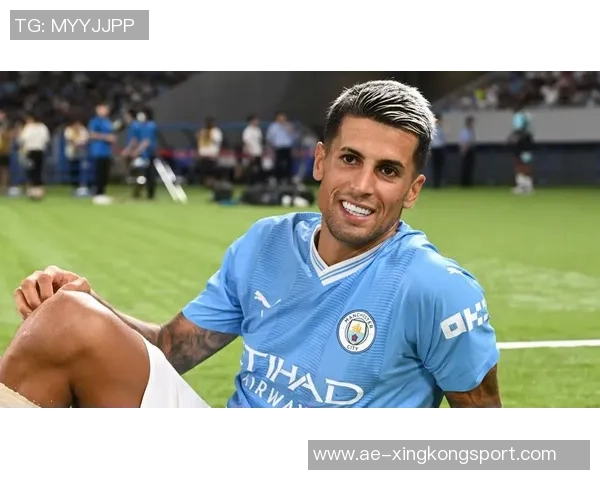 坎塞洛见面会因转会文件未完成延迟大批记者在外苦等无法入场